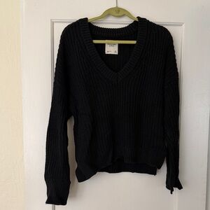 Abercrombie & Fitch Women's Black V-Neck Sweater